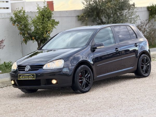 Durres, shitet VOLKSWAGEN GOLF V Benzin+Gaz, e zeze manuale Klima