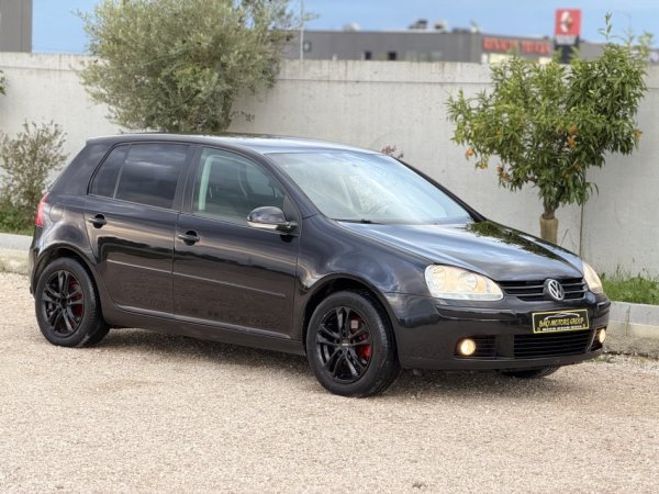 Durres, shitet VOLKSWAGEN GOLF V Benzin+Gaz, e zeze manuale Klima