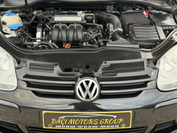 Durres, shitet VOLKSWAGEN GOLF V Benzin+Gaz, e zeze manuale Klima