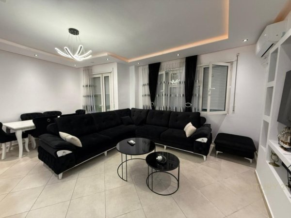 Tirane, jepet me qera apartament 2+1 Kati 4, 111 m² 800 € (Liqeni thate)