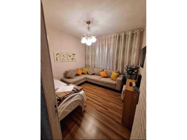 Tirane, jepet me qera apartament 2+1 Kati 5, 68 m² 185.001 € (Myslym Shyri)