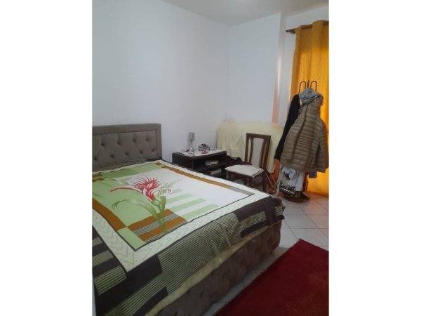 Tirane, jepet me qera apartament 1+1 Kati 2, 70 m² 450 € (Fresku)