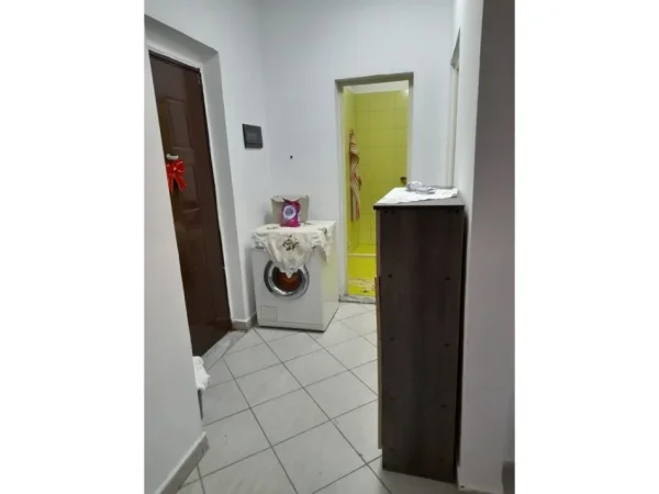 Tirane, jepet me qera apartament 1+1 Kati 2, 70 m² 450 € (Fresku)