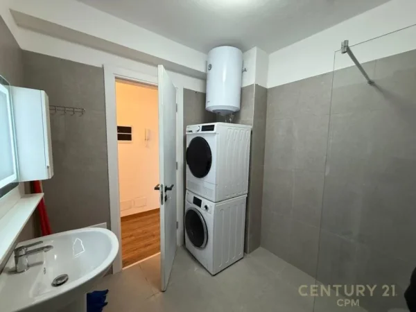 Tirane, jepet me qera apartament 2+1 Kati 1, 82 m² 700 € (Kodra e Diellit)