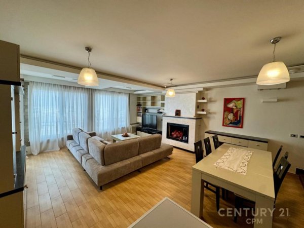 Tirane, jepet me qera apartament duplex 3+1+Ballkon Kati 4, 140 m² 900 € (Kodra e Diellit)