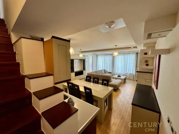 Tirane, jepet me qera apartament duplex 3+1+Ballkon Kati 4, 140 m² 900 € (Kodra e Diellit)