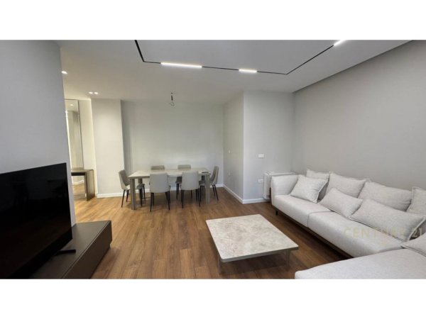 Tirane, jepet me qera apartament 2+1+Ballkon Kati 4, 130 m² 1.500 € (Kodra e Diellit)