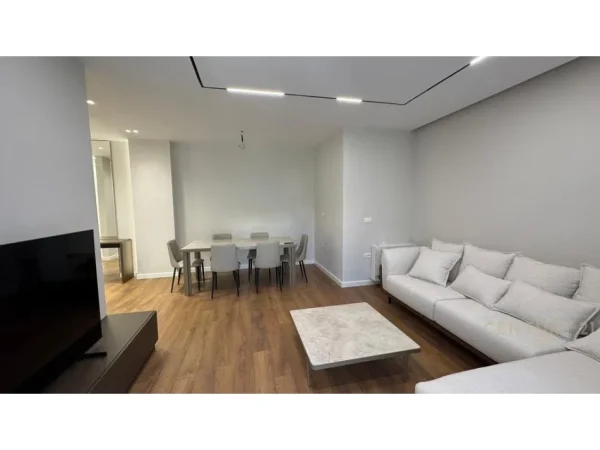Tirane, jepet me qera apartament 2+1+Ballkon Kati 4, 130 m² 1.500 € (Kodra e Diellit)