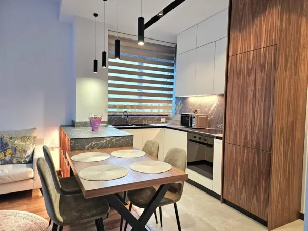 Tirane, jepet me qera apartament 2+1 Kati 2, 61 m² 800 € (Kodra e Diellit)