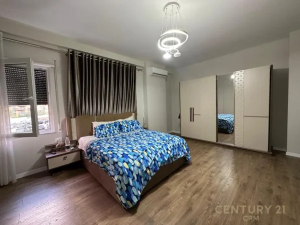 Tirane, jepet me qera apartament 2+1 Kati 1, 120 m² 1.000 € (Komuna e Parisit)