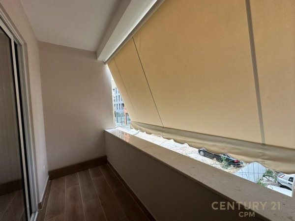 Tirane, jepet me qera apartament 2+1 Kati 1, 120 m² 1.000 € (Komuna e Parisit)
