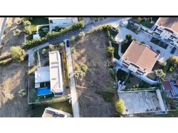 Tirane, shitet toke , 500 m² 125.000 € (Farke)