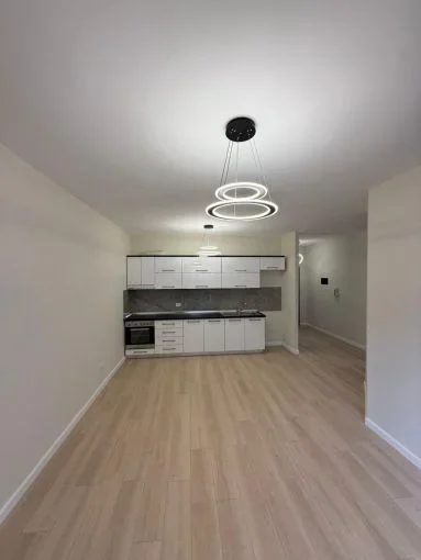 Tirane, shitet apartament 2+1 Kati 3, 89 m² 135.000 € (astir)