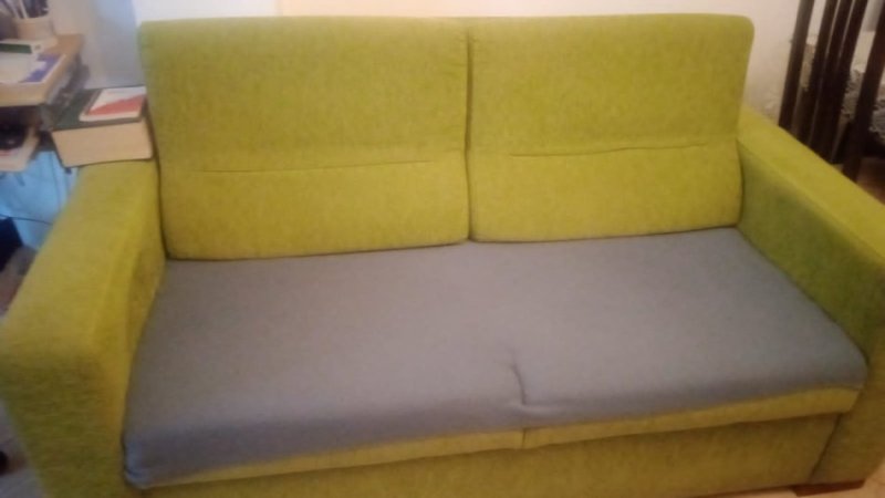 Tirane, Shes 2 divane dhe 1 kolltuk 100 €