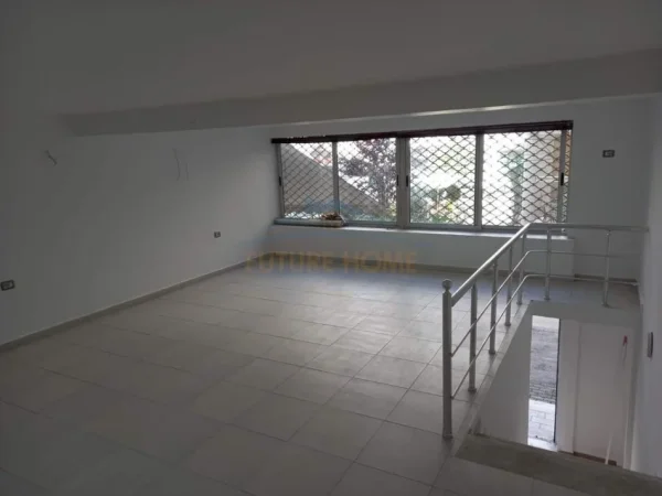 Tirane, shitet ambjent biznesi Kati 0, 50 m² 150.000 € 