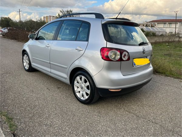 Kavaje, shes makine Vw golf5 Nafte, gri metalizato manuale Kondicioner 20.000 km 3.500 €