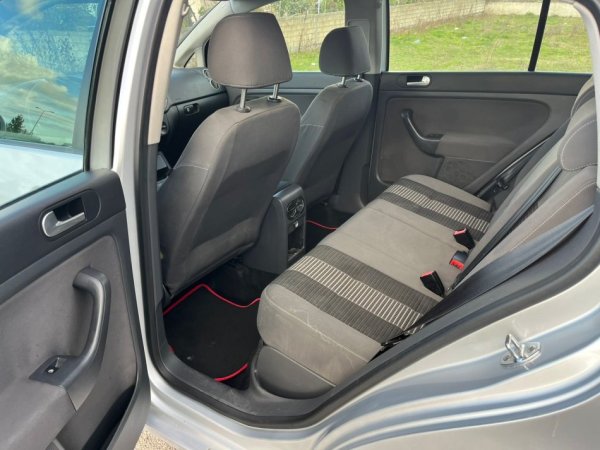 Kavaje, shes makine Vw golf5 Nafte, gri metalizato manuale Kondicioner 20.000 km 3.500 €