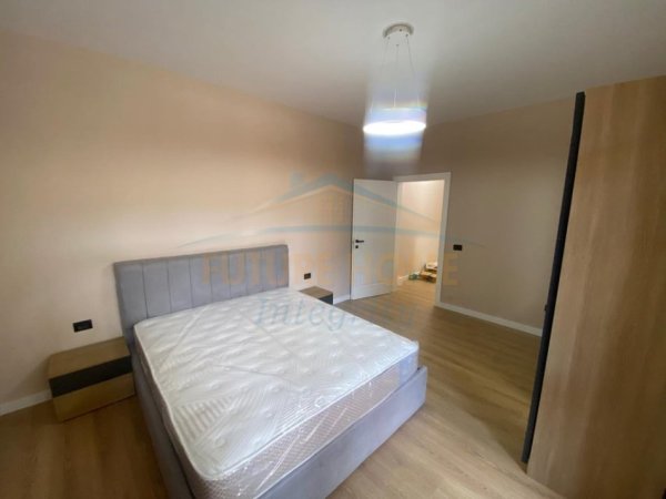 Tirane, jepet me qera apartament 1+1+Ballkon Kati 6, 69 m² 600 € (Selvia)