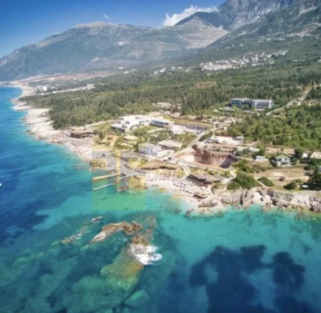 Dhermi - Palase, truall , 10.000 m² 2.600.000 € 