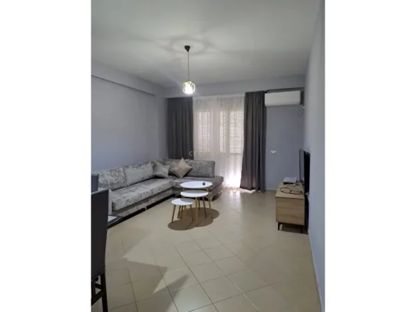 Tirane, jepet me qera apartament 2+1 Kati 3, 100 m² 450 € (Fresku)
