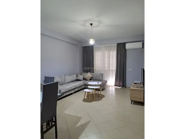Tirane, jepet me qera apartament 2+1 Kati 3, 100 m² 450 € (Fresku)