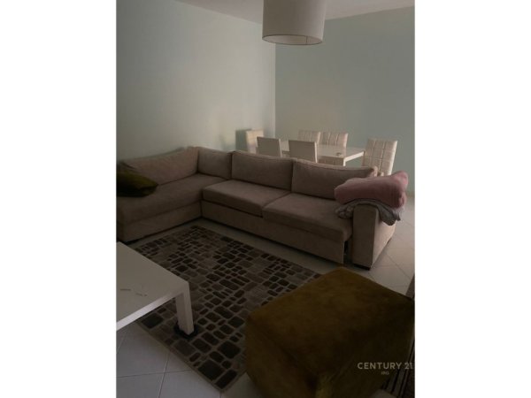 Tirane, jepet me qera apartament 2+1 Kati 5, 90 m² 350 € (Rruga Jonuz Lici)