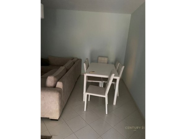 Tirane, jepet me qera apartament 2+1 Kati 5, 90 m² 350 € (Rruga Jonuz Lici)