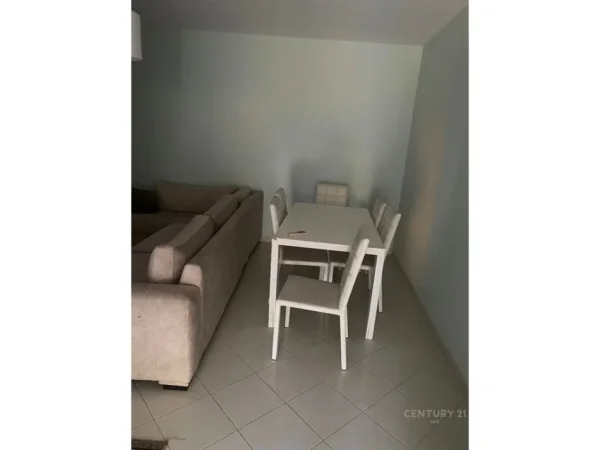 Tirane, jepet me qera apartament 2+1 Kati 5, 90 m² 350 € (Rruga Jonuz Lici)