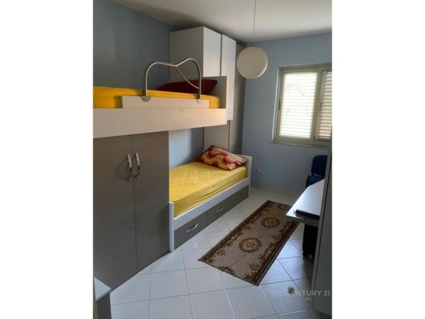 Tirane, jepet me qera apartament 2+1 Kati 5, 90 m² 350 € (Rruga Jonuz Lici)