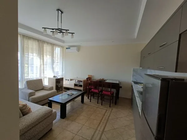 Tirane, jepet me qera apartament 2+1 Kati 2, 550 €