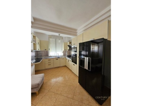 Tirane, jepet me qera apartament 2+1 Kati 2, 94 m² 600 € (Kopshti Botanik)