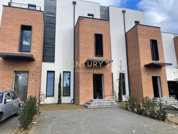 Tirane, shitet Vile 3 Katshe Kati 3, 368 m² 650.000 € (Rezidenca Piccadilly)