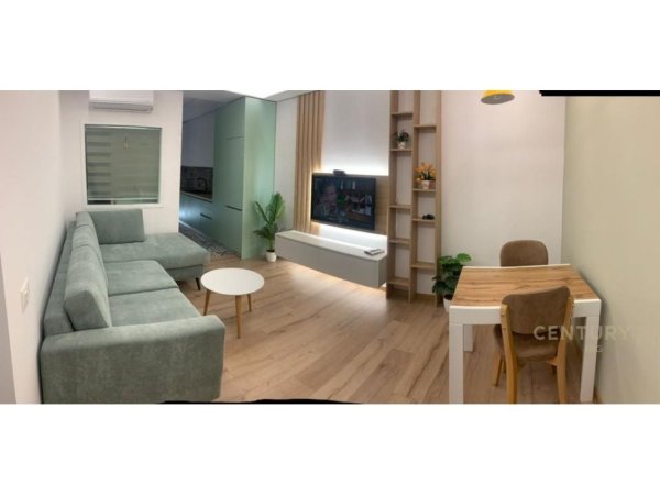 Tirane, shitet apartament 1+1 Kati 4, 60 m² 165.000 € (Kristal Center)