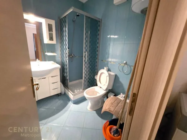 Tirane, jepet me qera apartament 2+1+Aneks+Ballkon Kati 3, 106 m² 630 € (Jordan Misja)