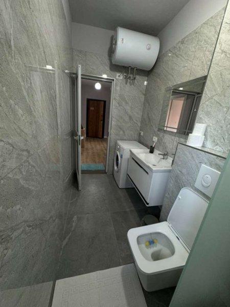 Tirane, jepet me qera apartament 2+1+Ballkon Kati 2, 90 m² 670 € (Rruga Jordan Misja)
