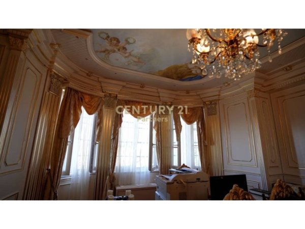 Tirane, shitet Vile 3 Katshe Kati 4, 1.000 m² 750.000 € (Kodra e Priftit)