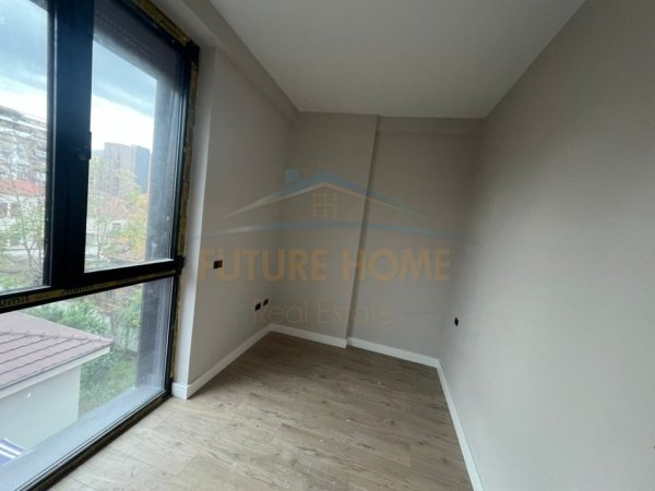 Tirane, jepet me qera ambjent biznesi Kati 2, 73 m² 650 € 