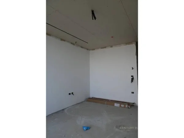 Tirane, shitet apartament 3+1 , 237 m² 975.000 € (Down Town)