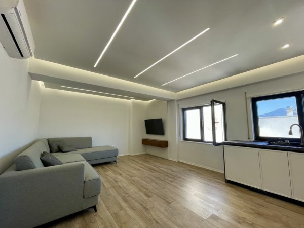 Tirane, jepet me qera apartament 1+1 Kati 4, 64 m² 620 € (Rruga e Zallit)