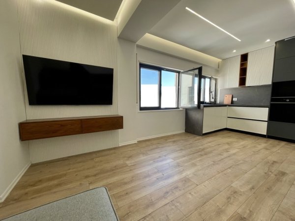 Tirane, jepet me qera apartament 1+1 Kati 4, 64 m² 620 € (Rruga e Zallit)