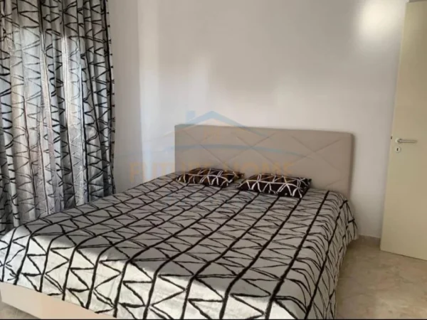 Tirane, shitet apartament 2+1 Kati 2, 97 m² (Bulevardi Zogu i Pare)