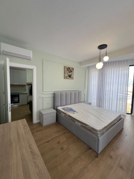 Tirane, jepet me qera apartament 2+1 , 900 € 