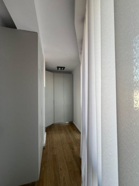 Tirane, jepet me qera apartament 2+1 , 900 € 