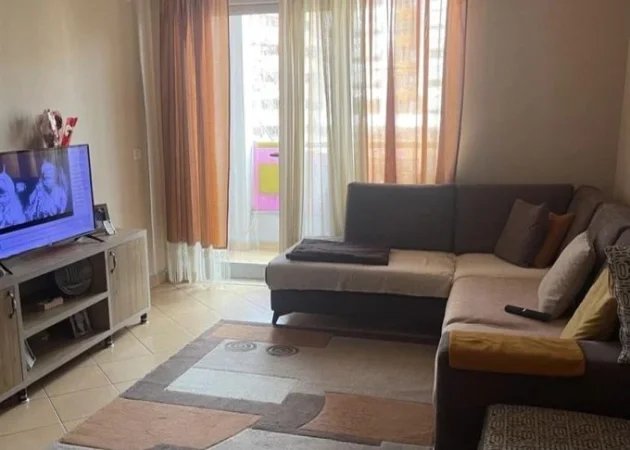 Tirane, jepet me qera apartament 1+1+Aneks+Ballkon Kati 4, 70 m² 500 € (pallati me shigjeta , kompleksi delijorgji)