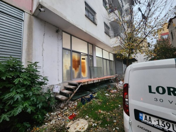 Tirane, jepet me qera ambjent biznesi Kati 0, 60 m² 200 € (Foto xhavella, perball lokal 2 palma)
