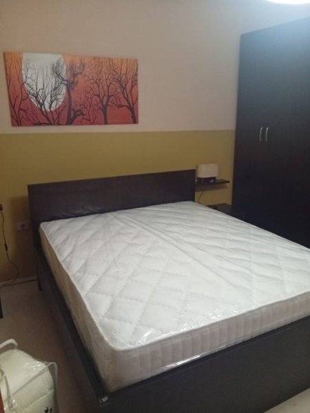 Jepet me Qira Super Hyrje 2+1  tek Selvia ne Qender,  450 €uro