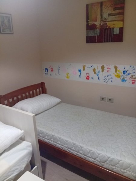 Jepet me Qira Super Hyrje 2+1  tek Selvia ne Qender,  450 €uro