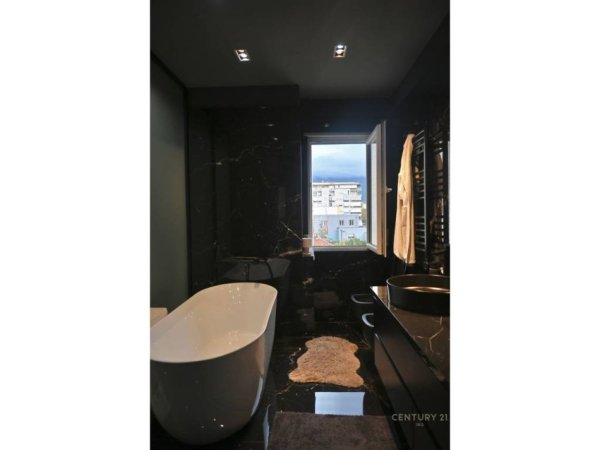 Tirane, shitet apartament 2+1 Kati 3, 157 m² 450.000 € (Sheshi Avno Rustemi)