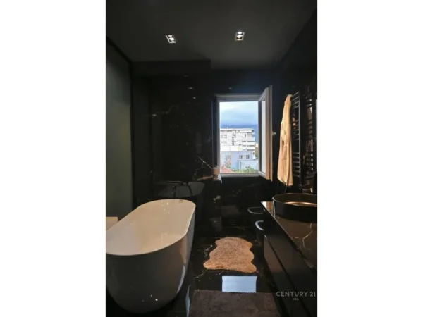 Tirane, shitet apartament 2+1 Kati 3, 157 m² 450.000 € (Sheshi Avno Rustemi)