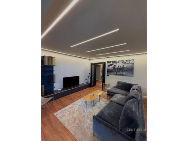 Tirane, shitet apartament 3+1 Kati 1, 170 m² 660.000 € (Long Hill)